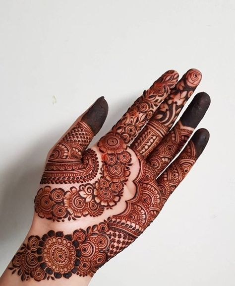 30+ Latest Eid Mehndi Designs 2021 | Eid-al-Fitr Henna Design Images Short Mehndi Design, Front Mehndi Design, Tato Henna, Eid Mehndi Designs, Modern Henna Designs, Modern Mehndi Designs, Pretty Henna Designs, Full Mehndi Designs, Mehndi Decor