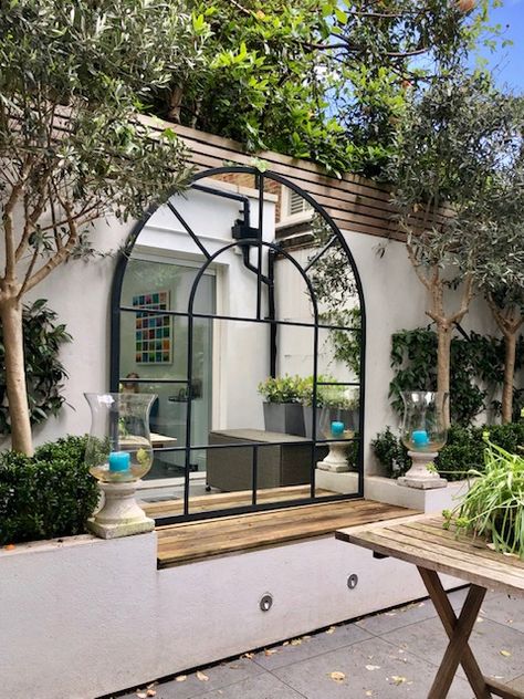 Garden Mirror, Small Courtyard Gardens, Courtyard Gardens Design, Back Garden Design, Small Courtyards, Garden Mirrors, Outdoor Mirror, Walled Garden, Italian Garden