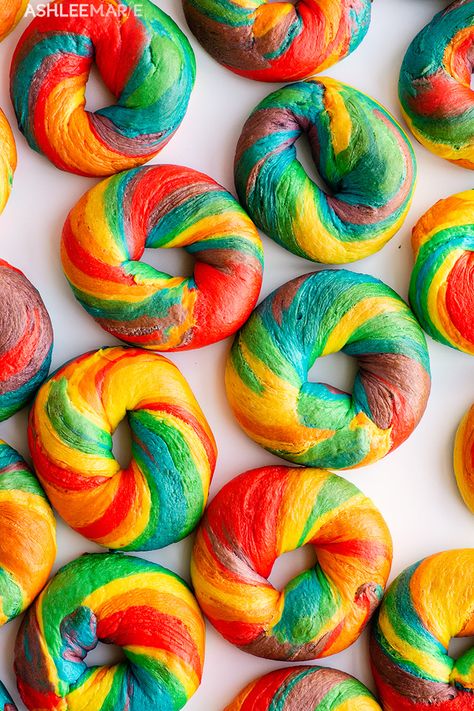 Rainbow Bagels Recipe, Flavored Bagel Recipe, Flavored Bagels, Best Bagel Recipe, Pride Recipes, Gourmet Bagels, Rainbow Bagel Recipe, Bagels Recipe Homemade, Bagel Flavors