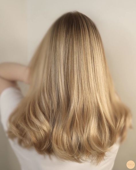 Warm Blonde Hair, Blond Balayage, Golden Blonde Hair, Dyed Blonde Hair, Honey Blonde Hair, Blonde Hair Inspiration, Blonde Hair Shades, Blonde Hair Looks, Blonde Hair With Highlights