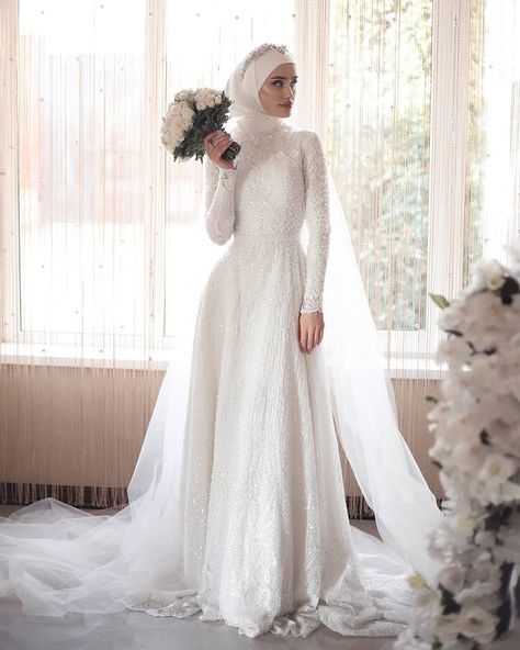 Bride Dress Hijab, Muslim Wedding Dress Hijab Bride, Turkish Wedding Dress, Modest Bridal Dresses, Pose Pengantin, Wedding Hijab Styles, Muslim Wedding Gown, Simple Elegant Wedding Dress, Baju Kahwin