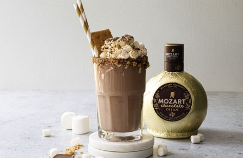 Mozart Chocolate Cream Recipes, Mozart Chocolate Liqueur Cocktail, Mozart Liqueur, Chocolate Liqueur Cocktail, Mozart Chocolate, Liqueur Cocktails, White Chocolate Liqueur, Liqueurs Recipes, Chocolate Liqueur