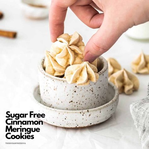 Sugar Free Banana Bread, Meringue Cookie Recipe, Cinnamon Apple Chips, Low Carb Cookies, Crunchy Cookies, Meringue Cookies, Gluten Free Sugar Free, Tasty Recipe, Low Carb Gluten Free