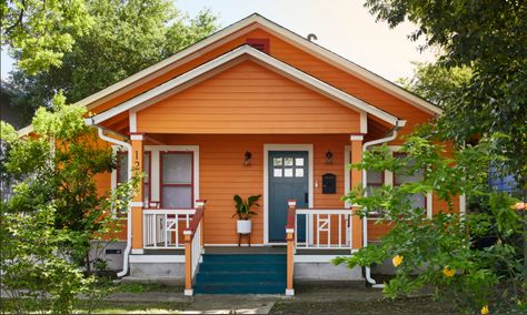 Bungalow Decor, Warm Paint Colors, Hgtv Magazine, Casas Coloniales, Craftsman Style Home, Orange House, Casa Exterior, House Paint Exterior, Paint Shades