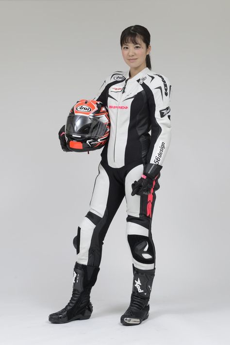 Female Racer Aesthetic, Biker Style Women, Racer Jumpsuit, Motor Girl, Female Racers, Female Motorcycle, Biker Women, Arai Helmets, Motorcycle Race Suit