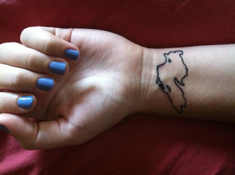 Lake superior tattoo, maybe after I bike the circle tour? Would be cute with some blue shading Lake Superior Tattoo Ideas, Lake Michigan Tattoo, Lake Superior Tattoo, Lake Tattoos, Teeny Tattoos, Great Lakes Tattoo, Superior Tattoo, Rad Tattoos, Lake Tattoo