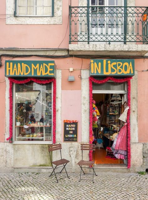 5 Days in Lisbon, Portugal: A Must See City - This Darling World Lisbon Market, Lisbon Portugal Photography, Lisbon Trip, Portugal Lagos, Evora Portugal, Portugal Style, Lisbon Portugal Travel, Portugal Cities, Portugal Trip