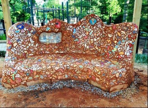 Bottle Bricks, Brick Bench, Brick Crafts, Great Pacific Garbage Patch, Courtyard Ideas, Brick Projects, Earth Bag, Broken Bottle, Sustainable Community