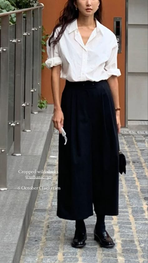 Lemaire Outfit, Low Classic Seoul, Wide Leg Black Pants Outfit, Minimal Look, 가을 패션, Mode Inspiration, Minimal Fashion, Style Board, Moda Fashion