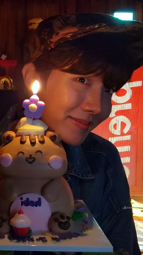 Hobi Birthday Pic, Happy Birthday Jhope Edit Photo, Bts Jhope Birthday, Jhope Birthday, Wallpaper Jhope, Hobi Pics, Hope Video, J-hope Video, Birthday Wishes Pics