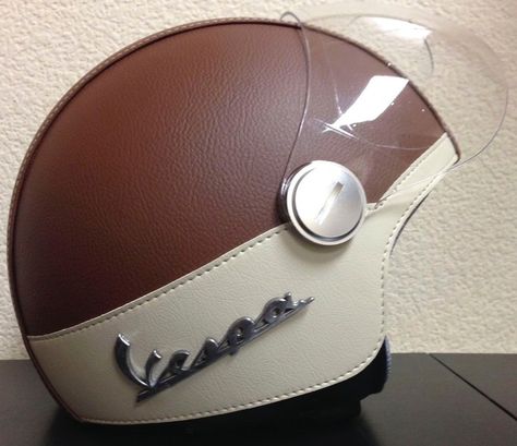 Vespa Helmet, Aesthetic Bike, Vespa Bike, Motorcycle Helmet Design, Classic Vespa, Retro Scooter, Retro Helmet, Vespa Sprint, Scooter Helmet