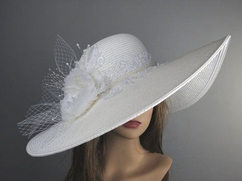 White Church Wedding, Couture Fascinators, Tea Hats, Fascinator Wedding, Derby Hats Fascinators, Bridal Headwear, Hat Fascinator, Bridal Hat, Tea Party Hats