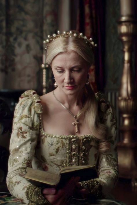 Joely Richardson as Kathryn Parr in the 2010 season of the TV series ���𝑇ℎ𝑒 𝑇𝑢𝑑𝑜𝑟𝑠
#TheTudors #JoelyRichardson #KathrynParr The Tudors Costumes, Jessica Alba Dress, Tudor Gown, Light Blue Gown, Joely Richardson, Mary Tudor, Catherine Parr, Sarah Bolger, Tudor Fashion