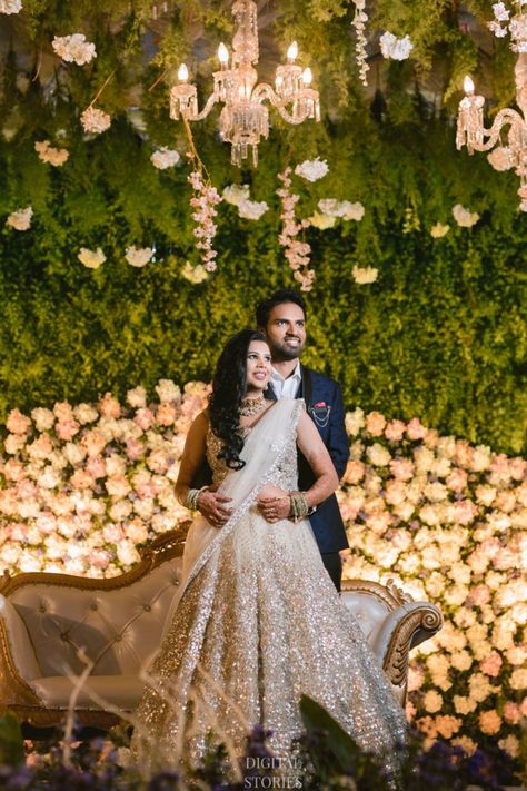 Poolside reception ideas Indian Wedding Reception Photography, Wedding Reception Attire, Poolside Reception, Marriage Poses, Bride Groom Photoshoot, Bride Groom Poses, Indian Wedding Poses, Bride Photos Poses, Groom Photoshoot