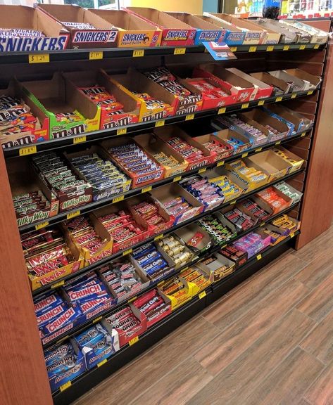 Candy Shelves | Retail Candy Shelving Displays - Handy Store Fixtures Candy Display Shelf, Candy Store Ideas, Mini Market Store Ideas, Walkin Cooler, Candy Store Design, Candy Store Display, Bakery Shop Interior, Supermarket Design Interior, Snack Display