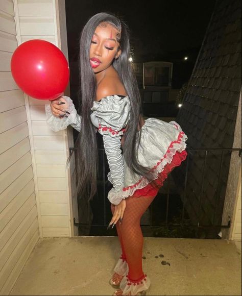 halloween It Costume Black Women, Bad B Halloween Costumes, Holloween Costume Ideas Girly, Cute Costumes Black Women, Halloween Baddie Aesthetic, Pennywise Costume Black Women, Halloween Costumes Women Seductive, Cute Black Halloween Costumes, Baddie Halloween Costumes Red Hair