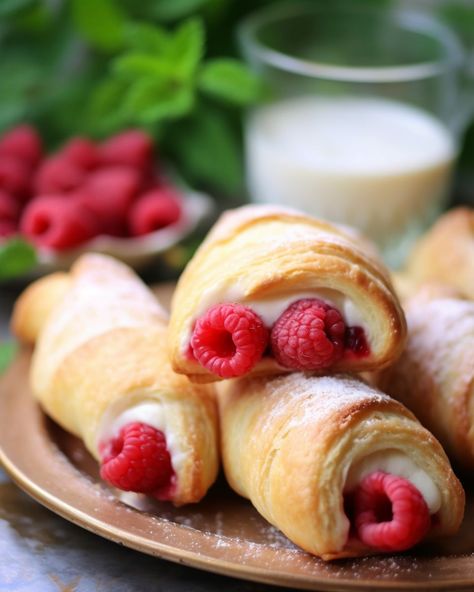 Strawberry Cream Cheese Braided Pastry, Cheesecake Rolls, Cooktop Cove, Pillsbury Crescent, Crescent Recipes, Biscuit Bread, Crescent Dough, Crescent Roll Dough, Crescent Roll Recipes