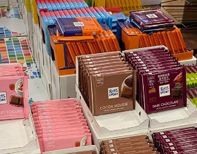 Milka Chocolate, Health Facts Food, Giant Chocolate, Soul Food Dinner, Ritter Sport, Chocolate Party, Character Board, Snack Mix Recipes, Junk Food Snacks