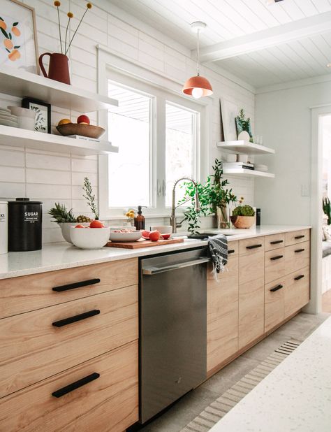 Galley Kitchen Design, Classic Kitchen, Galley Kitchen, Scandinavian Kitchen, Interaction Design, Wood Kitchen, Kitchen Layout, Beautiful Kitchens, Kitchen Style