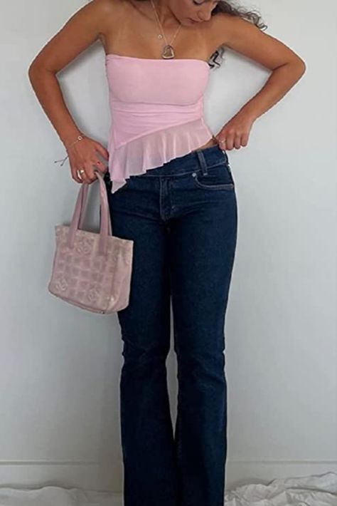 Pink Party Outfit Casual, Pink Top Styling, Outfits With Pink Tank Tops, Cute Pink Top Outfits, Flowy Top Outfit, How To Style Pink Top, 2000s Crop Top Outfit, Pink Strapless Top Outfit, Party Outfit Pink