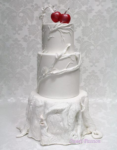 Cake Snow White Wedding Theme, Decorative Desserts, Snow White Cake, Snow White Wedding, White Cakes, Snow White Party, Sculpted Cakes, White Wedding Theme, Winter Cake