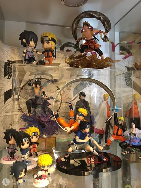 Naruto Figures Collection, Naruto Manga Collection, Anime Collection Display, Naruto Shelf, Anime Figure Display Ideas, Naruto Room Ideas, Naruto Room Decor, Naruto Room, Nerdy Room