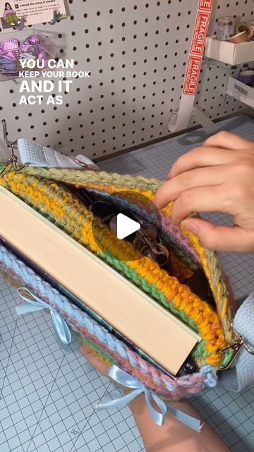 Biyabimi on Instagram: "I call it a book sleeve + bag but I’ve also been using it for my sketchbook, journal, kindle and more. Would you like a tutorial for this bag? 🥰 and if you want one, I have 4 designs on my shop right now. 2 different sizes and 2 strap length to fit you best 💕 #crochetbag #crochetbook #crochetidea" Crochet Book Sleeve Tutorial, Knit Book Sleeve, Book Bag Crochet, Crochet Book Sleeve Free Pattern, Crochet Kindle Case, Crochet Book Bag, Book Sleeve Crochet, Crochet Book Sleeve, Kindle Bag