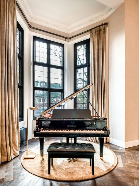 Edwardian Architecture, London Interior, Grand Piano, Texas Real Estate, Real Estate Companies, Open Plan Kitchen, Luxury Apartments, Luxury Real Estate, Real Estate Brokerage