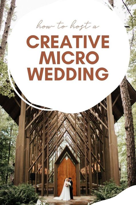 How to host a creative micro wedding with a small guest list | Image by Kylie Farmer Photography Minimalist Small Wedding, Micro Wedding Locations, Micro Wedding Checklist, 30 Person Wedding, Micro Elopement, Microwedding Ideas, Micro Wedding Venues, Bellas Wedding, Small Private Wedding