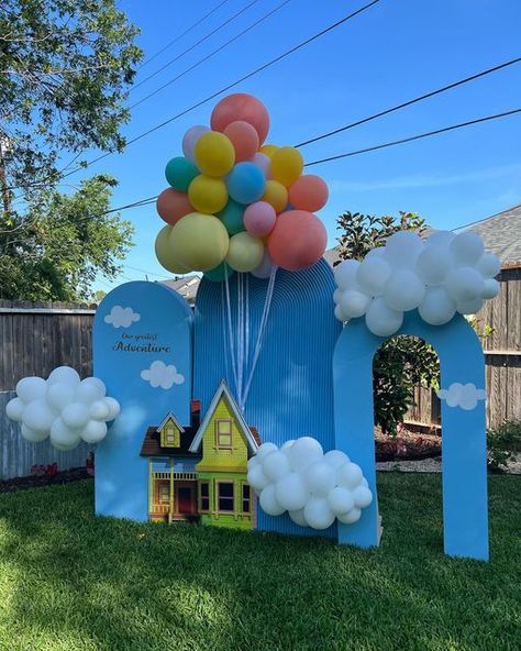 Up Movie Balloon Decorations, Up Movie Backdrop, Up Movie Centerpiece, Up Party Decorations Pixar, Up Disney Birthday Party, Up 2nd Birthday Party, Disney Up Decor, Up Bday Theme, Up Movie Birthday Party