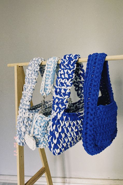 Simpul Makrame, Pola Macrame, Sac Diy, Diy Crochet Bag, Crochet Shoulder Bags, Crochet Business, Crochet Clothing And Accessories, Crochet Handbags Patterns, Crochet Fashion Patterns