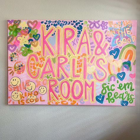 Preppy Dorm Painting, Canvas Painting Ideas College, College Dorm Paintings, Preppy Canvas Paintings, Preppy Canvas Art, College Paintings, Dorm Canvas Art, Dorm Canvas, College Canvas Art