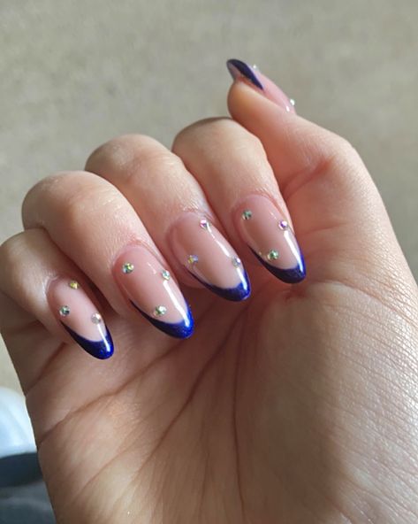 Blue acrylic nails French tip nails with sparkly gems 💎 Royal Blue Nails For Prom With Diamonds, Navy Blue Diamond Nails, Navy Blue Nail Inspiration, Blue Sparkle Nails Almond, Navy Blue Nails With Diamonds, Nails Blue With Diamonds, Navy Blue Gem Nails, Royal Blue Almond Acrylic Nails, Navy Blue Nails With Pearls