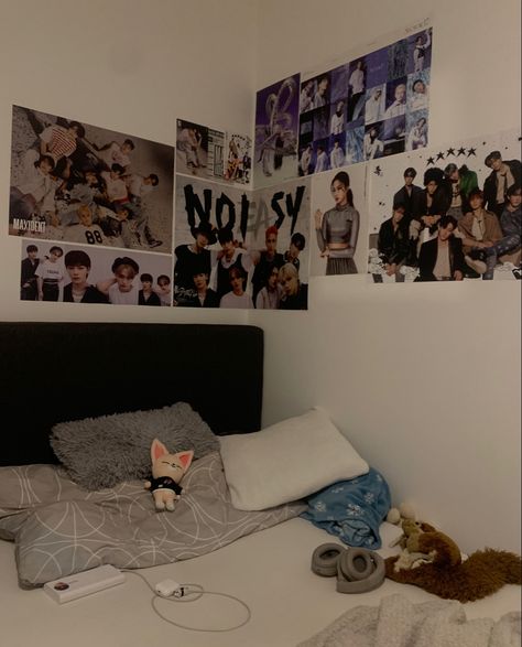 #room #aesthetic #kpop #straykids #seventeen #poster #room #stayc #aespa #skz Kpop Room Makeover, K Pop Inspired Room, Corkboard Ideas Aesthetic, Kpop Room Ideas Bedrooms, Skz Vintage Aesthetic, Anime And Kpop Room Ideas, Acubi Room Aesthetic, Kpop Wall Ideas Bedroom, Kpop Aesthetic Room Ideas Skz