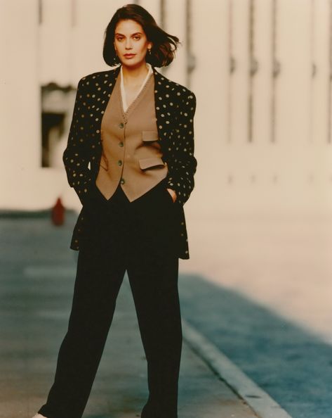 Terri Hatcher, Superman And Lois Lane, Teri Hatcher, Career Outfits, Bond Girl, Casual Professional, Lois Lane, Business Chic, Smart Outfit