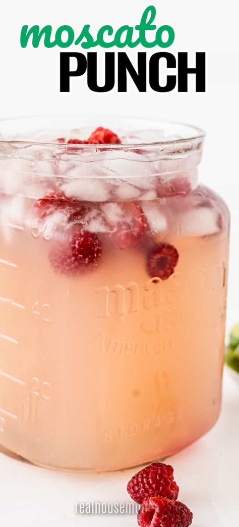 Moscato Punch Recipes, Moscato Wine Punch, Moscato Recipes, Moscato Drinks, Wine Punch Recipes, Moscato Punch, Wine Recipes Drink, Wine Mixed Drinks, Wine Punch