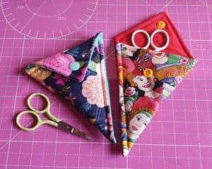 Scissors Keeper Pattern, Scissor Keeper Pattern, Sewing Accessories Patterns, Scissor Case Tutorial, Scissor Case Pattern, Scissor Pouch, Scissor Keeper, Sewing Machine Instructions, Fusible Fleece