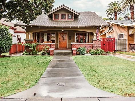 1910 Craftsman For Sale In Riverside California Boho Craftsman Home, Craftsman Cottage Exterior, Craftsman Style Homes Exterior Color, Craftsman Backyard, California Craftsman Bungalow, San Sequoia, Jennifer Lane, Craftsman Bungalow Exterior, 1940s Bungalow