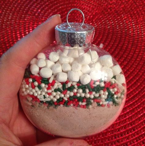 Hot Cocoa Stocking Stuffer, Natal, Hot Chocolate Christmas Ornaments, Hot Chocolate Ornament, Hot Chocolate Ornaments Diy, Coco Ornaments, Christmas Happies, Hot Chocolate Ornaments, Ornament Hot Chocolate