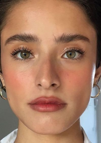 Maquillage naturel : ces make-up ultra frais dénichés sur Pinterest vont nous inspirer cet été - Grazia Green Eyes, Close Up, A Woman, Makeup, Green, Make Up