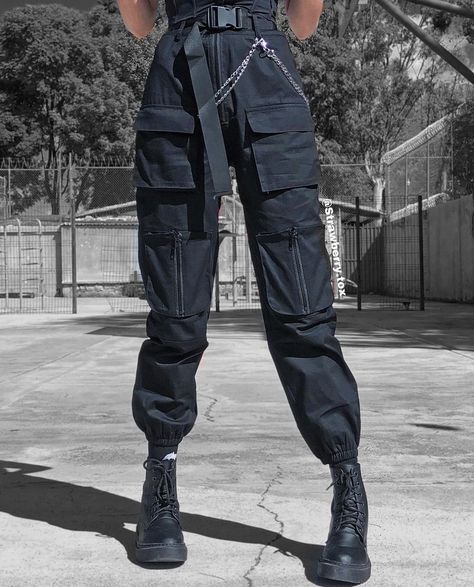 Combat Core Outfit, Tech Wear Cargo Pants, Black Tactical Gear Female, Cargo Tech Pants, Casual Tech Outfits Women, Cyberpunk Pants Female, Tech Streetwear Women, Modern Cyberpunk Outfit, Emo Cargo Pants