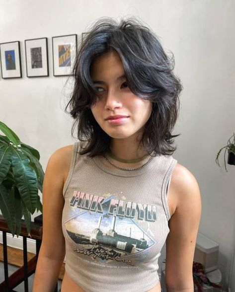 Short Length Haircut Layers, Layer Haircut In Short Hair, Layers On Short Hair Straight, Short Hair Ideas For Thick Hair, Cute Haircuts For Short Hair With Layers, Hair Cuts For Short Hair Women Layers, Short Length Layered Haircuts, Flow Haircut Women, Short Haircuts Unstyled