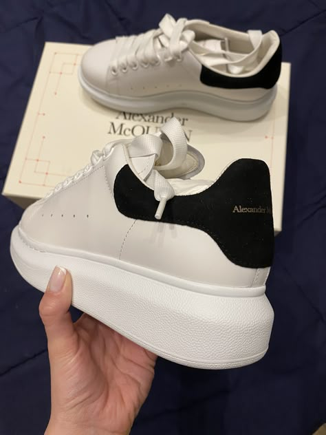 Alexander McQueen Sneakers Pelle S. GOMM LARRY White/ Black Black And White Alexander Mcqueen, Alex Mcqueen, Sneakers Outfit Men, Alexander Mcqueen Sneakers, Mcqueen Sneakers, Fashion Shoes Heels, Pretty Shoes Sneakers, Visual Board, Adidas Campus