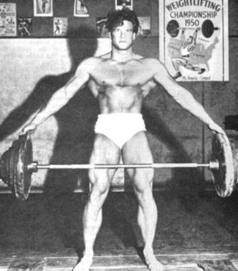 Steve Reeves' famous fingertip deadlift - he played in the old Hercules movies - some of my childhood favorites. Hercules Movie, Steve Reeves, Single Leg Deadlift, Bodybuilding Nutrition, Deep Squat, Pumping Iron, Vintage Portraits, Bodybuilding Workouts, Leg Workout