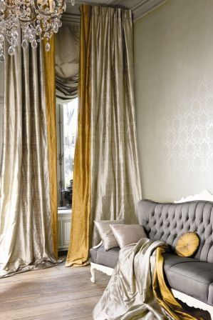 Eye For Design: Decorating With Metallic Gold........Especially At Christmas Silk Curtains, Inspiring Photos, Therapy Ideas, French Decor, A Living Room, Balinese, Fabric Decor, Drapes Curtains, Interior Inspiration