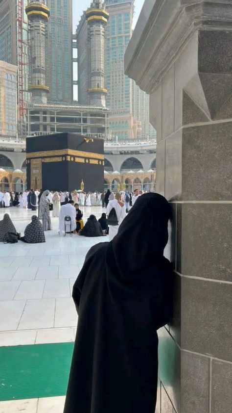 Makkah Wallpaper, Eid Party Ideas, Ramadan Preparation, Mecca Images, Outfit Ideas Modest, Eid Outfit Ideas, Mekka Islam, Salah Prayer, Muslimah Photography