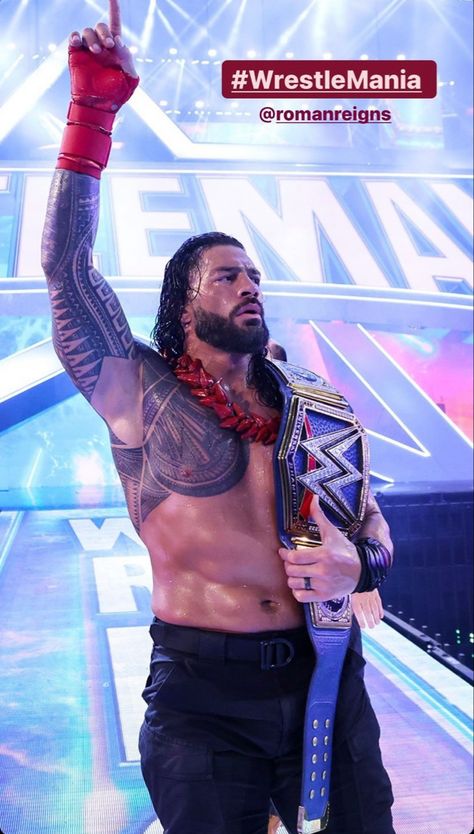 Roman Reigns Wrestlemania, Polynesian Men, Roman Reigns Wwe Champion, Roman Reigns Shirtless, Wwe Superstar Roman Reigns, Wwe Roman Reigns, Pro Wrestler, Wwe Champions, Wrestling Wwe