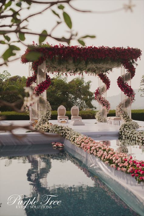 Pool Mandap Decor, Poolside Mandap Decor, Gujju Wedding, Reception Stage Decoration Outdoor, Floating Mandap, Acrylic Mandap, Hindu Wedding Stage, Purple Wedding Backdrop, Wedding Chori