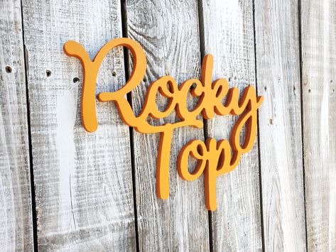 Tennessee Vols Decor, Tennessee Wreath, Utk Dorm, Volunteer Wall, Grooms Cake Tables, Sports Typography, College Plan, Tennessee Crafts, Gallary Wall