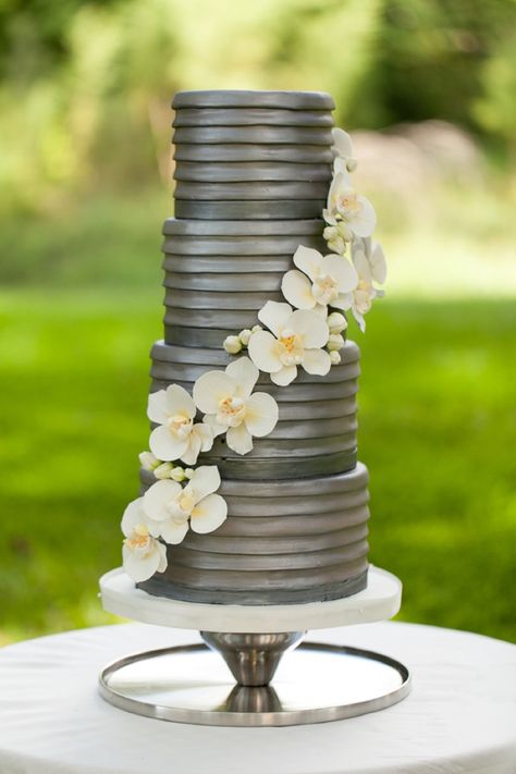 8 Unique Wedding Cake Ideas Gray Wedding Cake, Colorful Wedding Cakes, Tiered Cake, Gray Wedding, Gateaux Cake, Amazing Wedding Cakes, Unique Wedding Cakes, Unique Cakes, Wedding Cake Inspiration